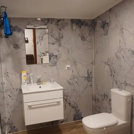 Apartment Altbau Zum Wohlfuehlen *